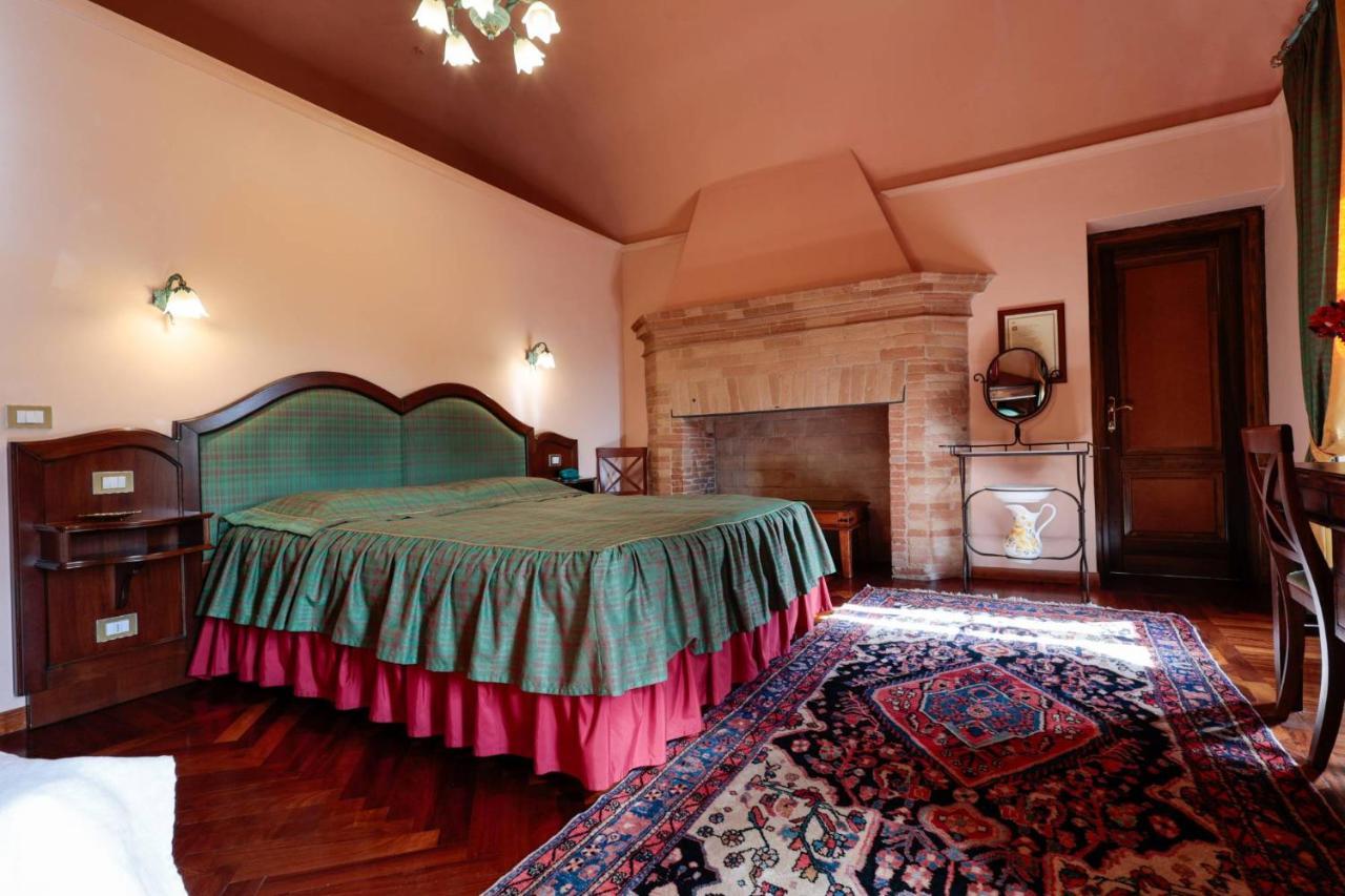 Hotel Corte Dei Tini Teramo Kültér fotó