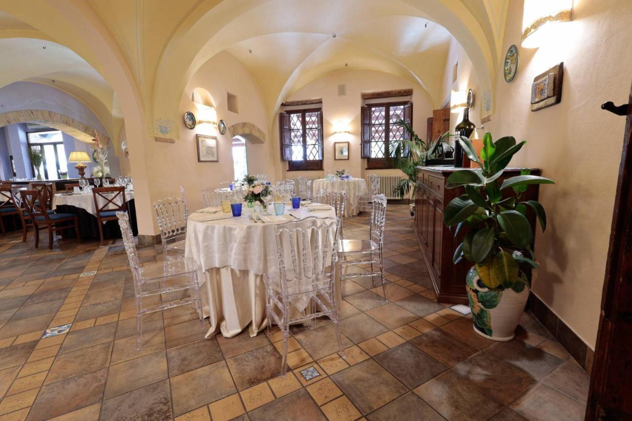 Hotel Corte Dei Tini Teramo Kültér fotó