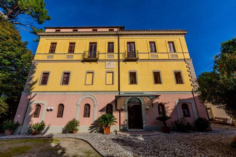 Hotel Corte Dei Tini Teramo Kültér fotó