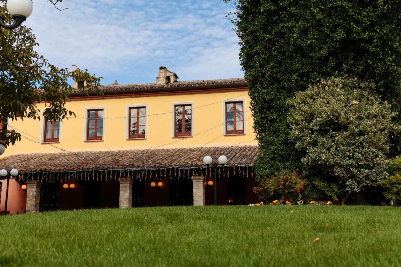 Hotel Corte Dei Tini Teramo Kültér fotó